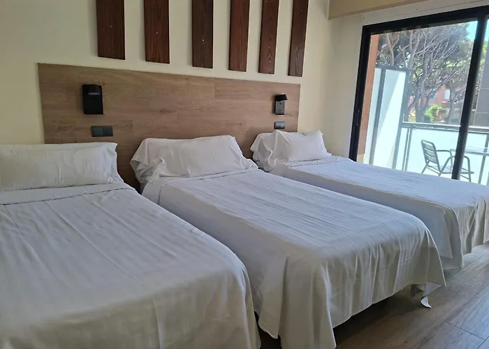 Hotel 153