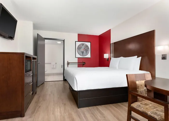 Ramada By Wyndham San Antonio Near Seaworld - Lackland Afb