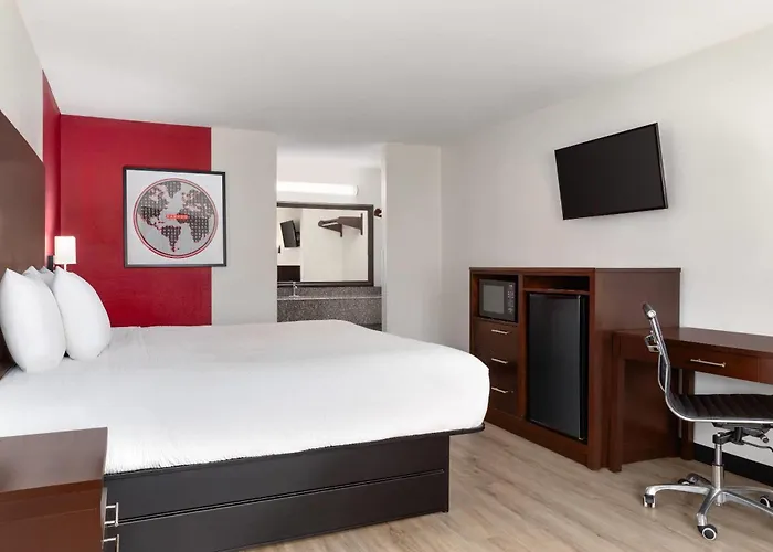 Ramada By Wyndham San Antonio Near Seaworld - Lackland Afb