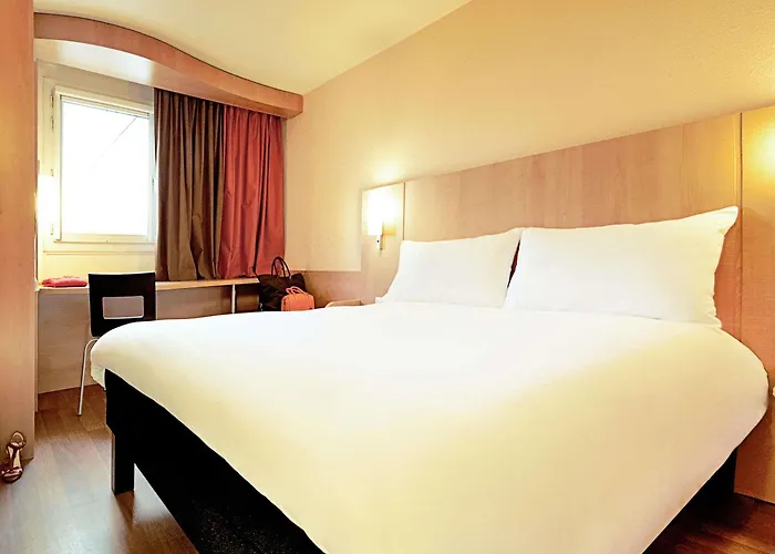 Ibis Albert Pays De Somme