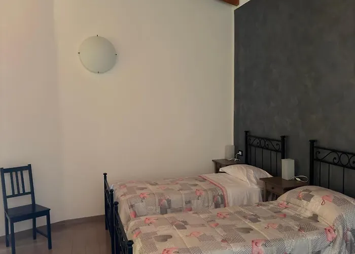 Samarcanda Hotel & Parking Di Parmigiani Silvia