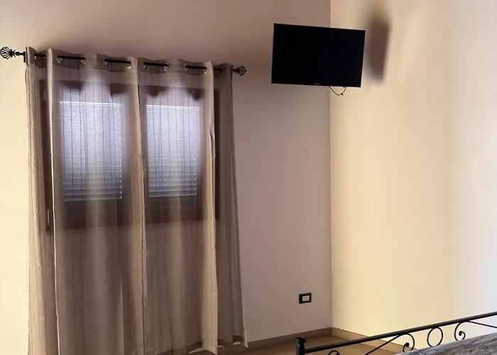 Samarcanda Hotel & Parking Di Parmigiani Silvia
