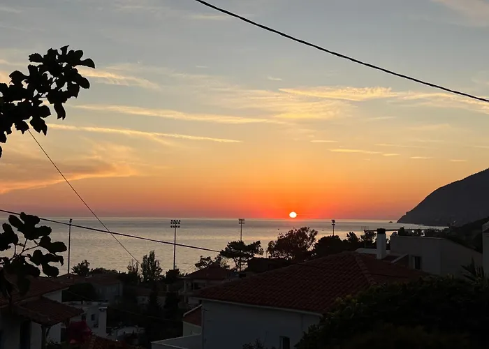 Sandy Bay Hotel