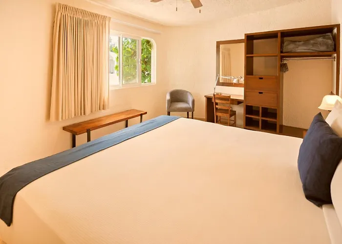 Hotel & Suites El Moro