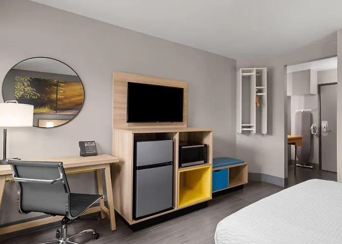 La Quinta Inn By Wyndham Milwaukee Airport / Oak Creek