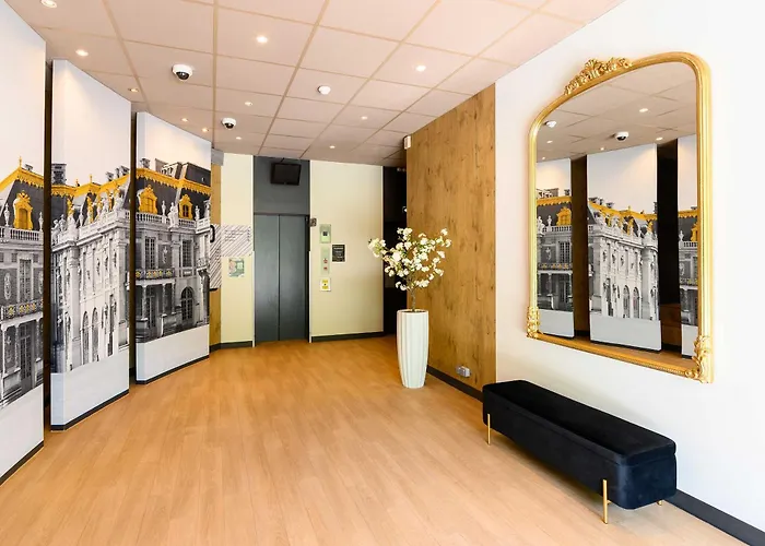 B&B HOTEL Paris Versailles
