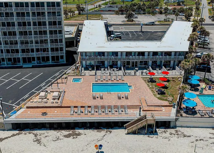 Beach House Inn With Pool & Hot Tub
