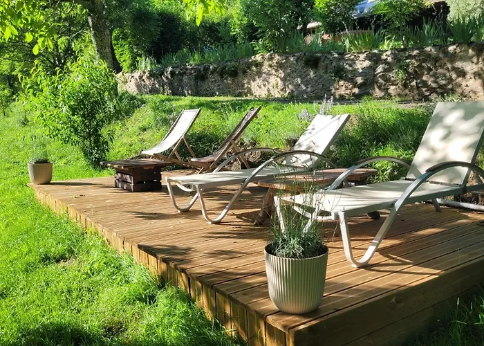 Le Manoir des Pélies Gîte et Chambres d'hôtes de charme à 6kms de Conques Spa, Piscine, Rivière, Thermes de Cransac