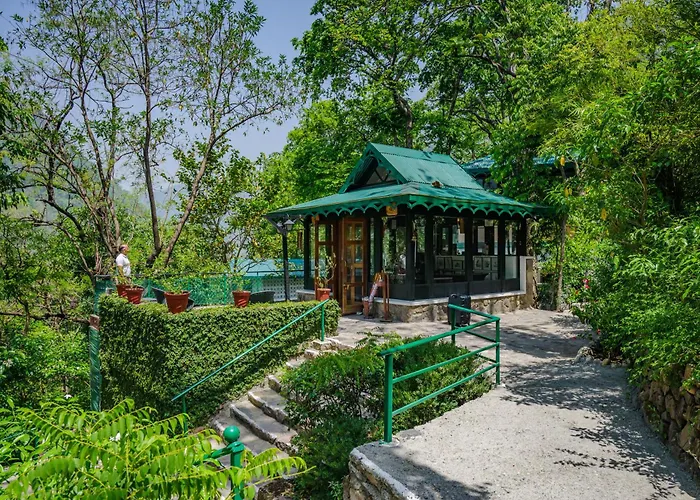 Neemrana'S Glasshouse On The Ganges