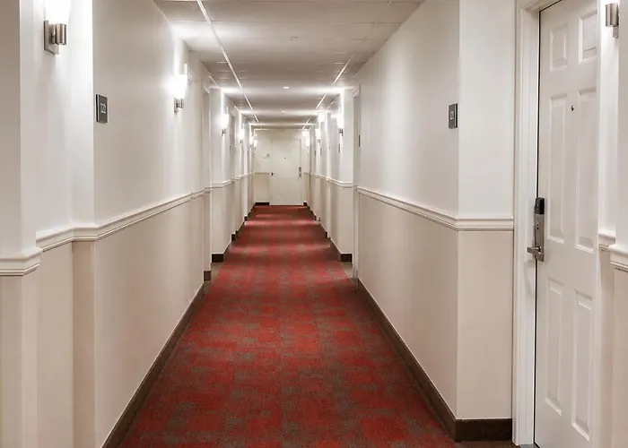 Days Inn By Wyndham Lake Point