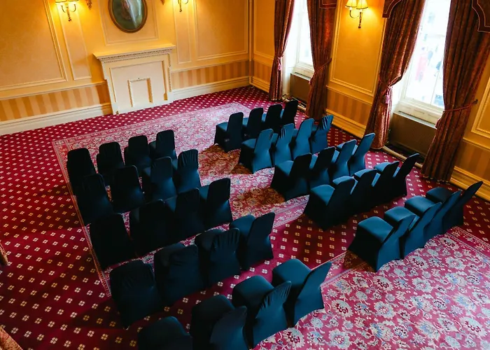 The George Hotel