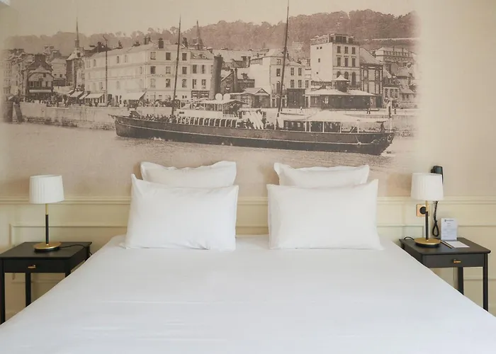 Best Western Le Cheval Blanc -Centre- Vieux Port Honfleur