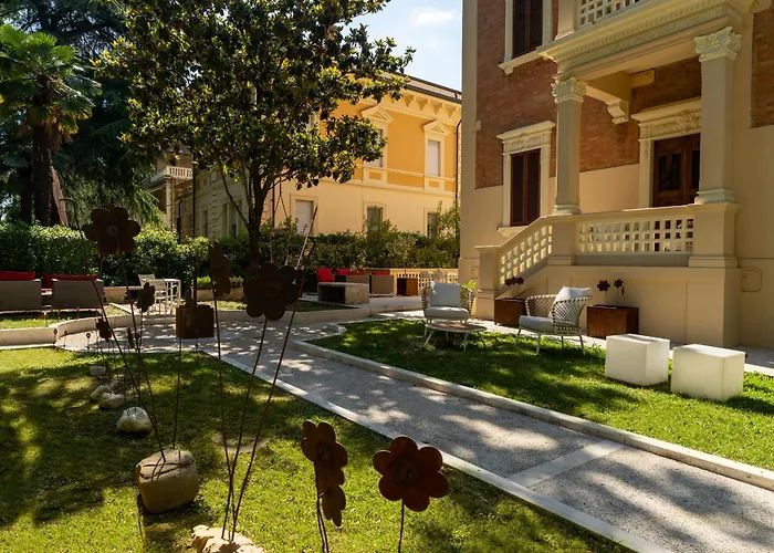 Unahotels Villa Dei Platani Foligno