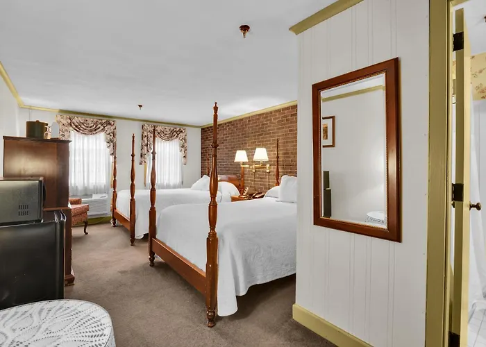 Lamies Inn & The Old Salt Tavern