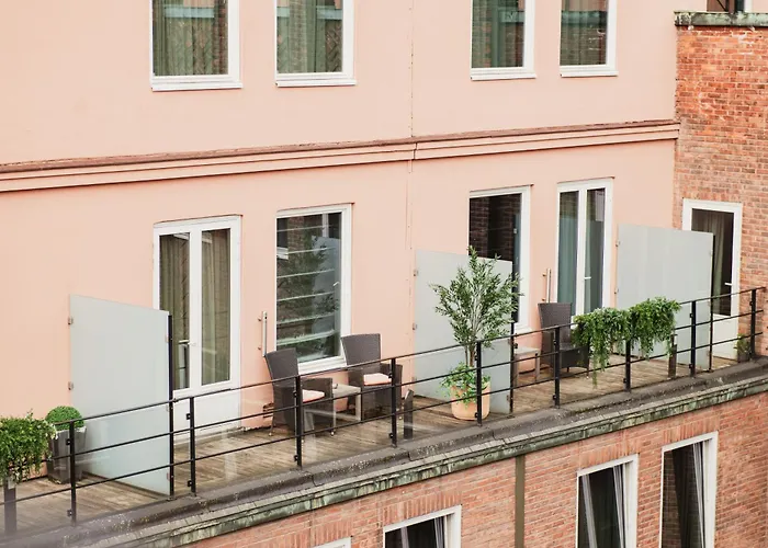 Home Hotel Folketeateret