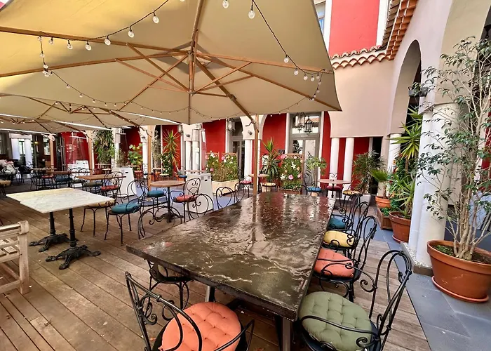 Hotel De Paris
