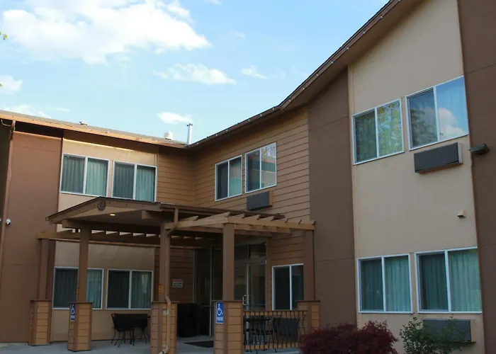 Boulder Twin Lakes Inn