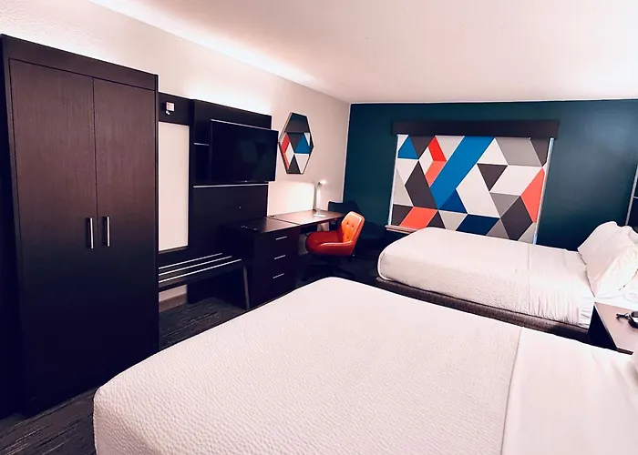 Holiday Inn Express Hotel & Suites Chester By Ihg