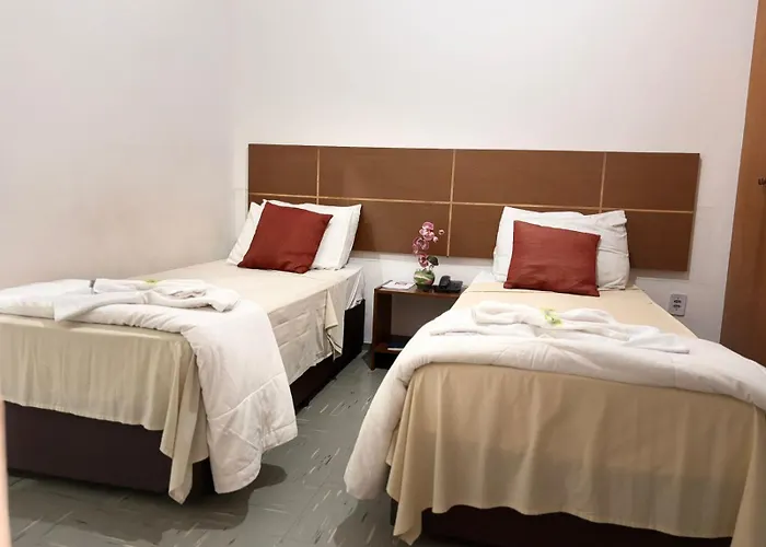 Six'S Hotel