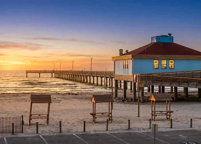 The Island Hotel Near Beach Port Aransas
