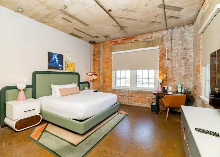 Canvas Hotel Dallas
