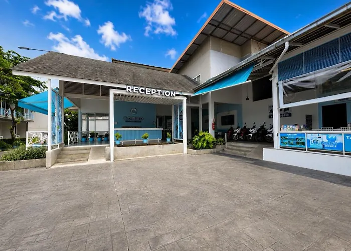 Combo Beach Hotel Samui
