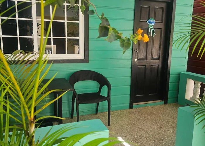 Roots Cafe Negril Rooms