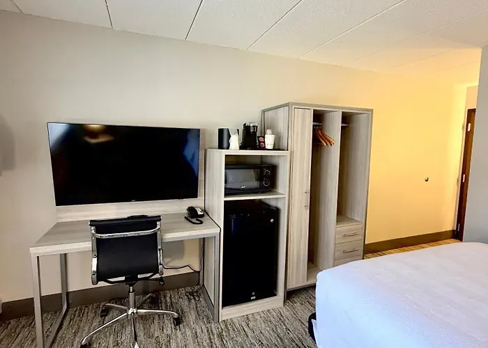 Best Western Plus Kelly Inn