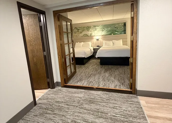 Best Western Plus Kelly Inn