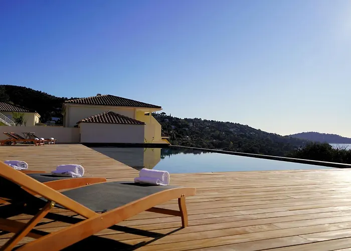 Hotel-Club Du Domaine D'Aiguebelle, Ussim Vacances