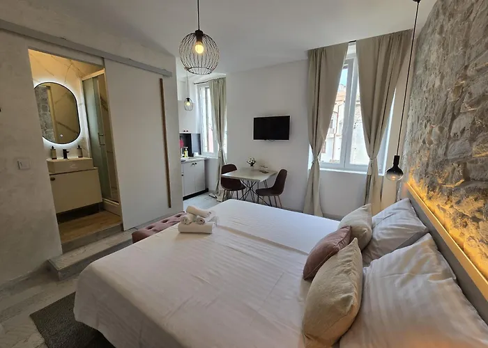 Center Studios Apartments Pula
