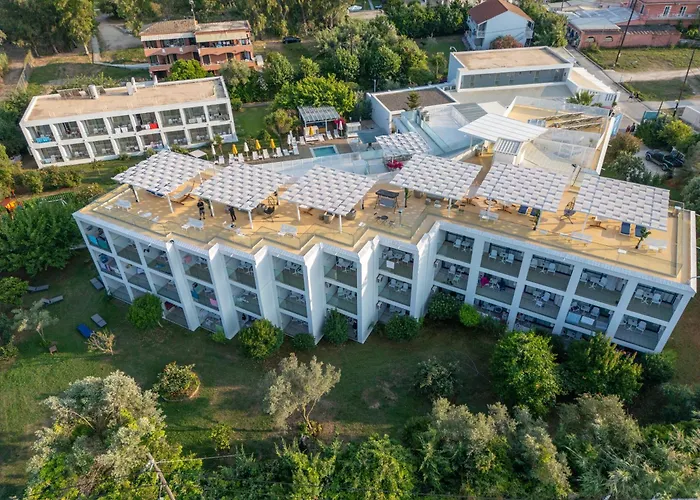 Nasos Hotel & Resort
