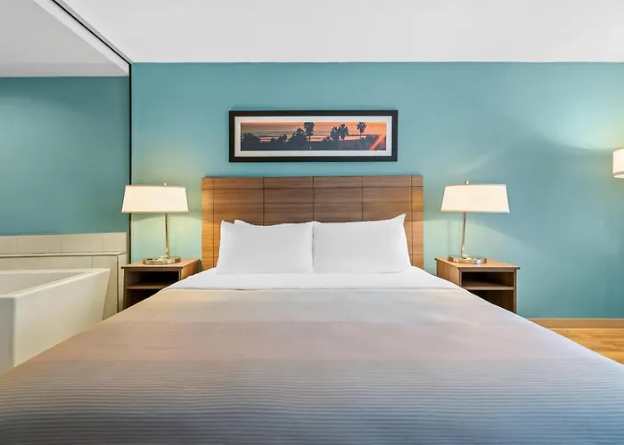 Quality Inn & Suites Hermosa Beach