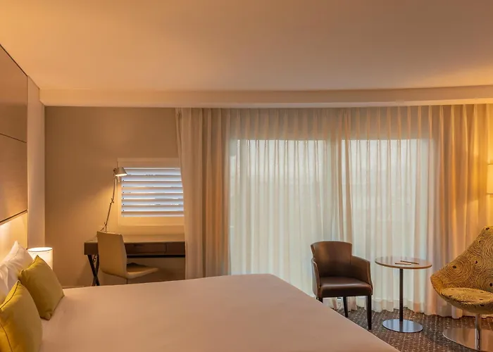 Point Hotel