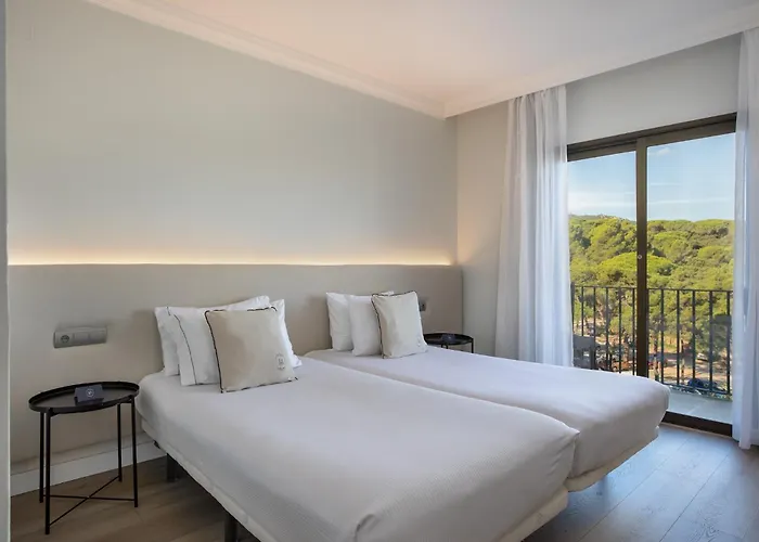 Hotel Montjoi by Brava Hoteles