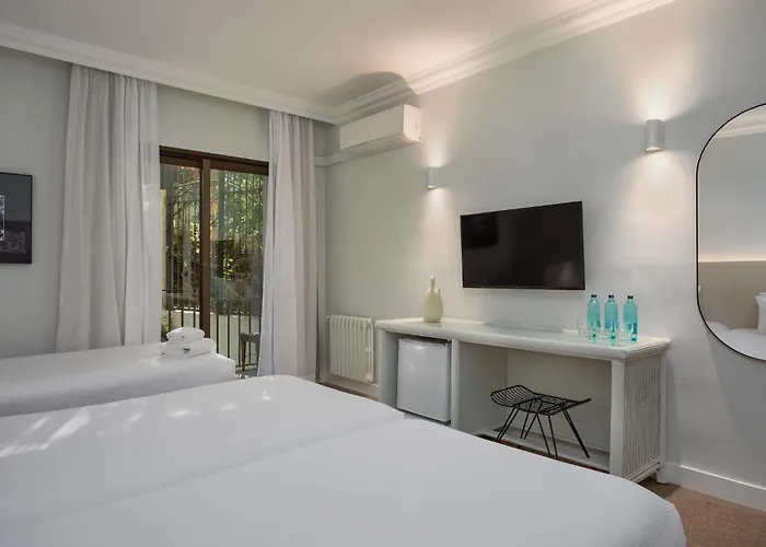 Hotel Montjoi By Brava Hoteles