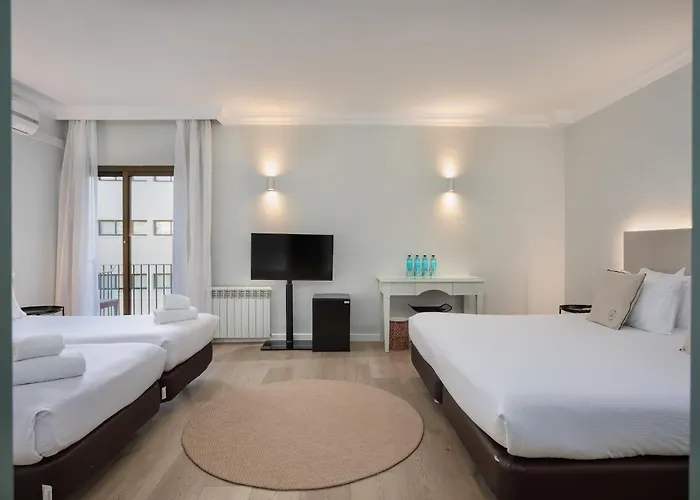 Hotel Montjoi by Brava Hoteles