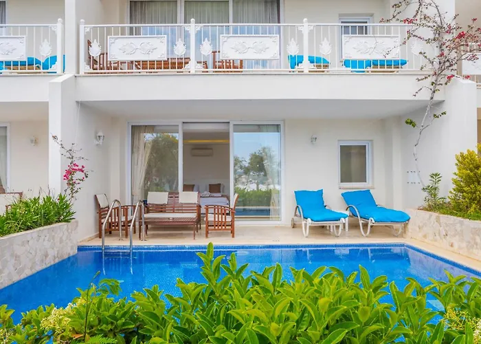 Oasis Hotel (Adults Only)