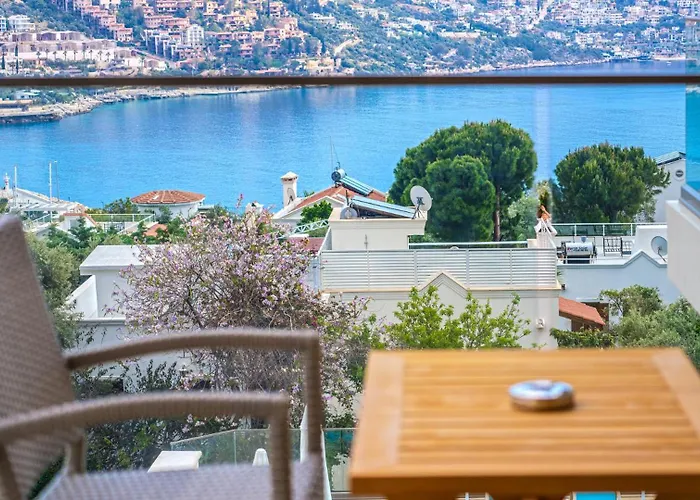 Oasis Hotel (Adults Only)