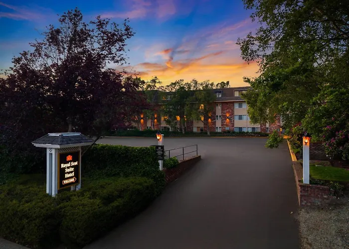 Royal Scot Hotel & Suites, Trademark Collection By Wyndham