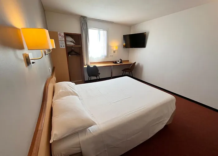 Brit Hotel Confort Montauban