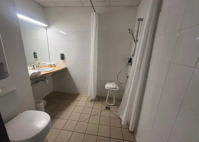 Brit Hotel Confort Montauban