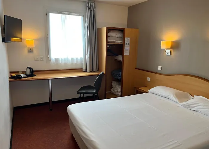 Brit Hotel Confort Montauban