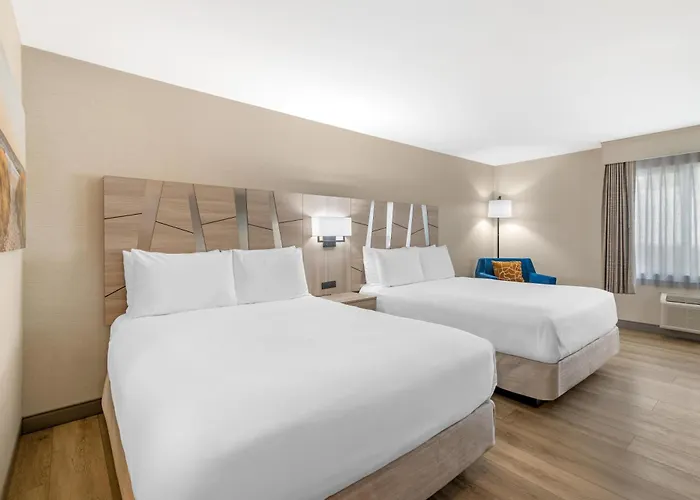 Best Western Plus, The Inn At Hampton