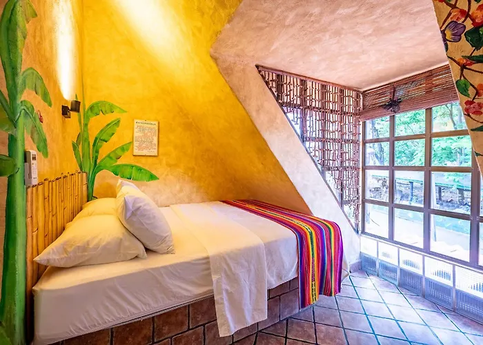 El Sano Banano Beachside Hotel