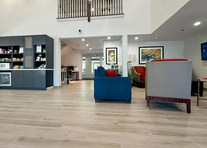 Comfort Inn & Suites Sturbridge-Brimfield