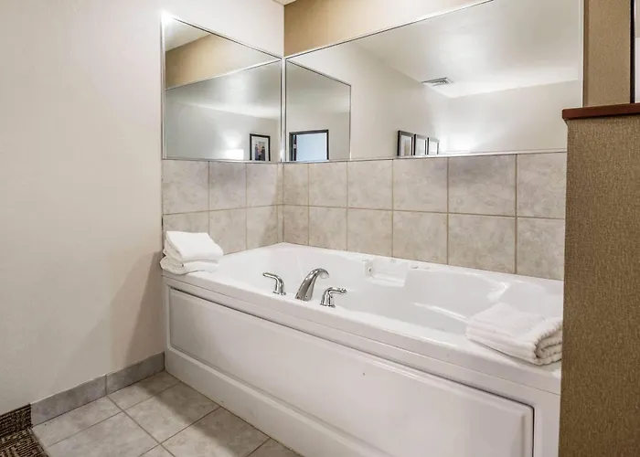 Comfort Suites At Par 4 Resort