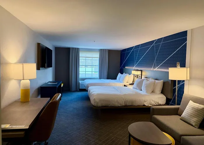 Comfort Inn & Suites Sturbridge-Brimfield