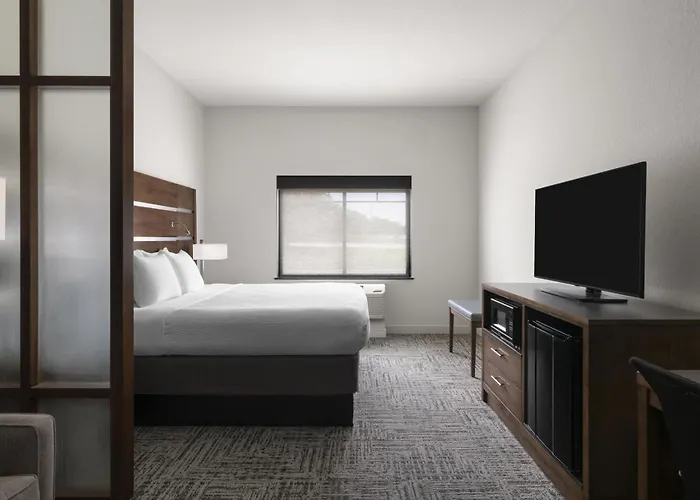 Best Western Plus College Station Inn & Suites