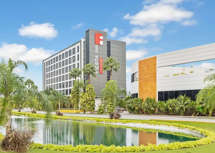 Fiesta Inn Express Cancún Cumbres